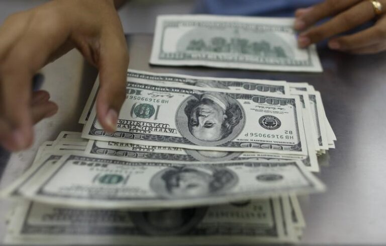 Greenback dips barely, however to 15-month low after sturdy labor knowledge